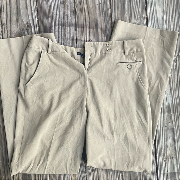 Khaki pants - Picture 3 of 5